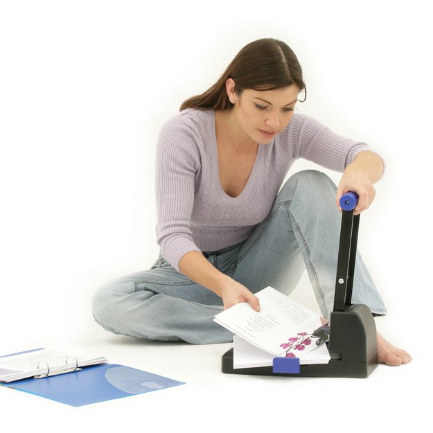 Skylmuša RAPESCO 4400, 4 skylių, 150 lapų, juoda/violetinė sp. 3