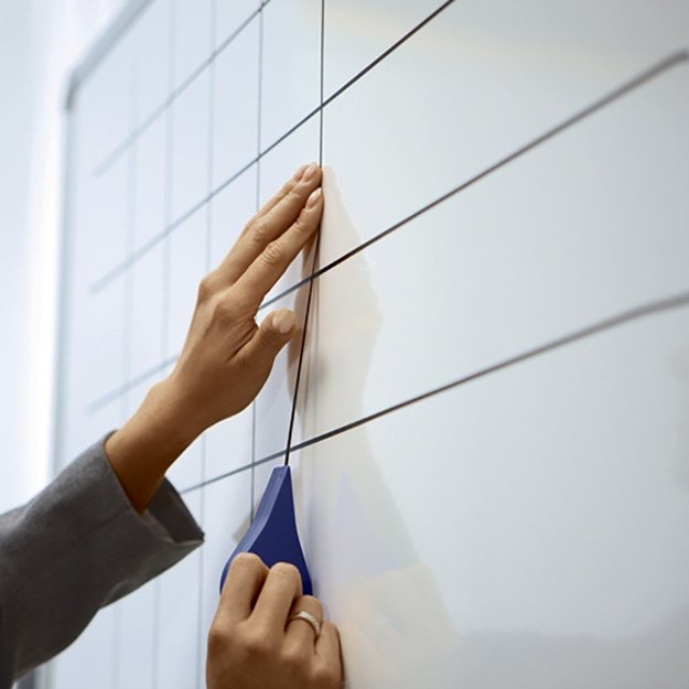 Lipni juosta lentų segmentavimui NOBO 3mm x 10m, juoda 1